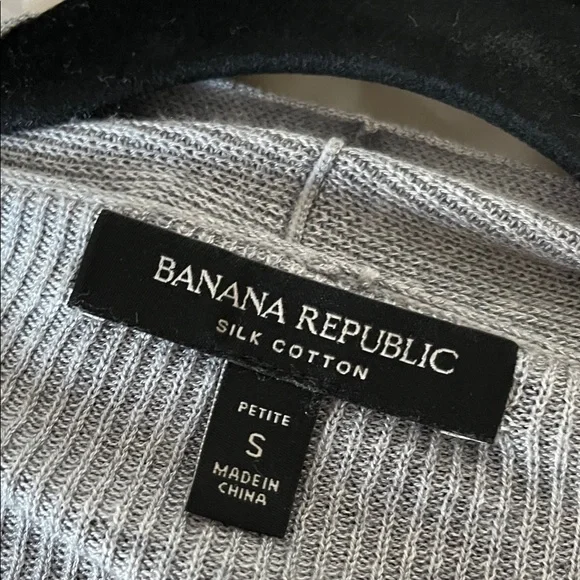 Banana Republic Light Gray Cardigan - Picture 3 of 3